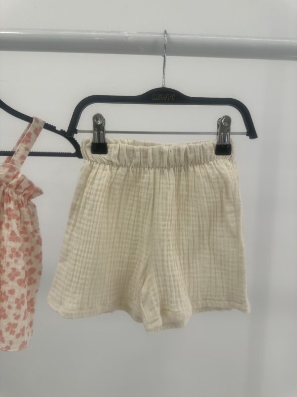 Set Veror për Fëmijë: Bluzë me Lule dhe Shkurtra të Lehta - Image 3
