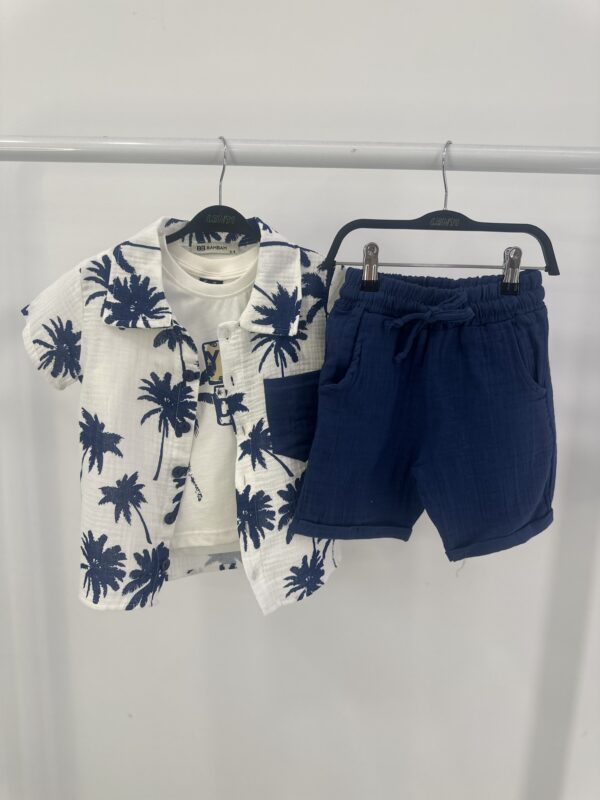 Set Veror me Palma Blu Deti - Këmishë e Hapur, Bluzë e Bardhë dhe Shorte