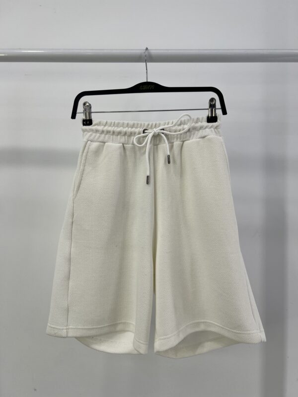 Komplete “DIOR” bluze dhe shorce I bardhe/bezhe me teksture,stil Casual - Image 3