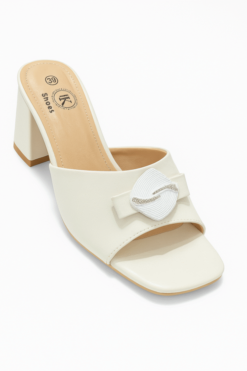 Sandale Mule E Bardhë Me Takë Të Trashë Dhe Detaj Ovale Të Strukturuar – Modeli “JK Shoes”