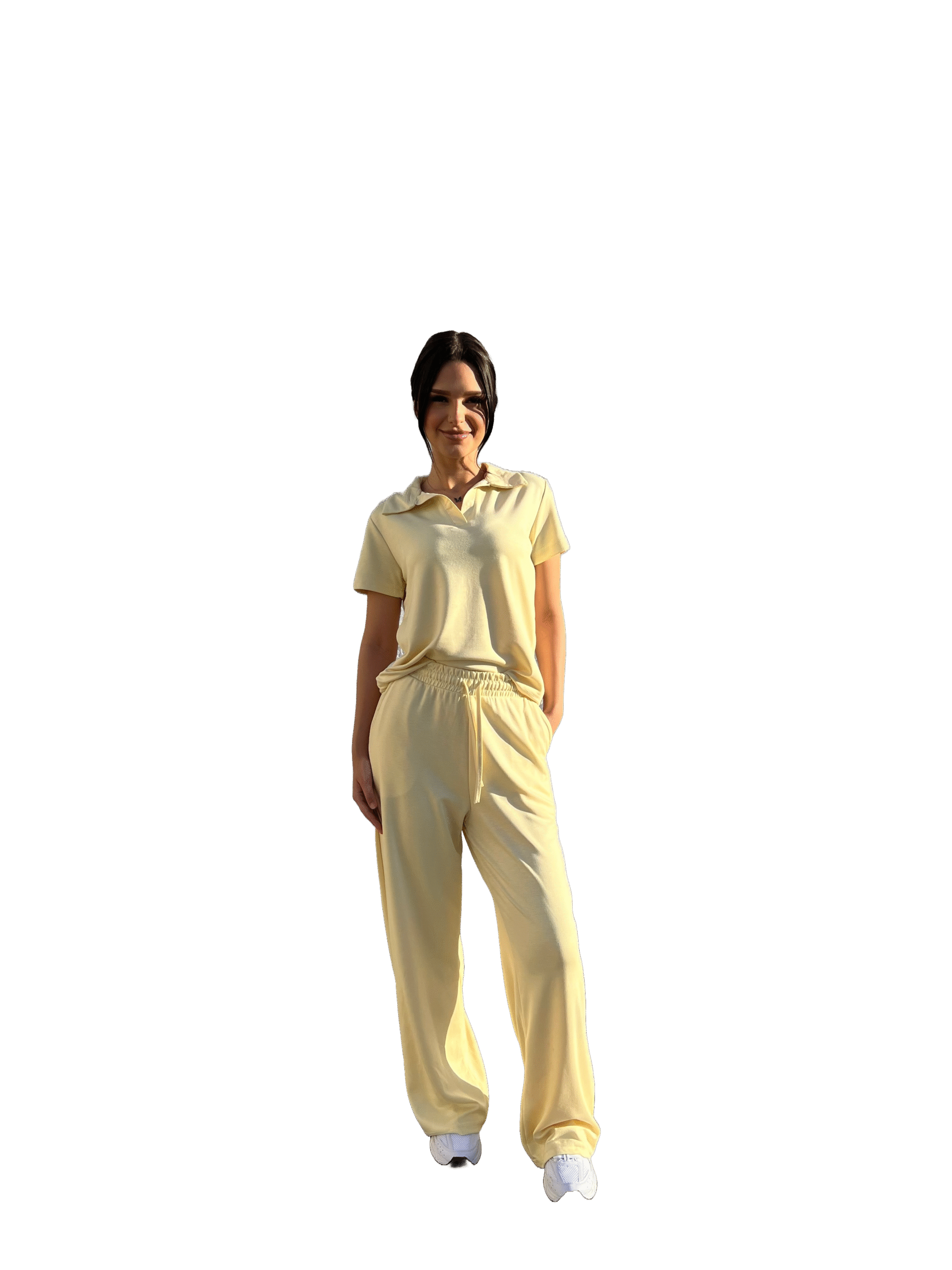 Set “Lounge” i Verdhe Pastel: Dupe Polo T-shirt dhe Pantallona të Gjëra Komode