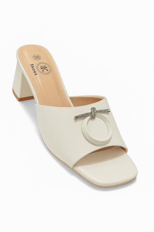 Sandale Mule E Bardhë Me Takë Të Trashë Dhe Detaj Rrethor – Modeli “JK Shoes”
