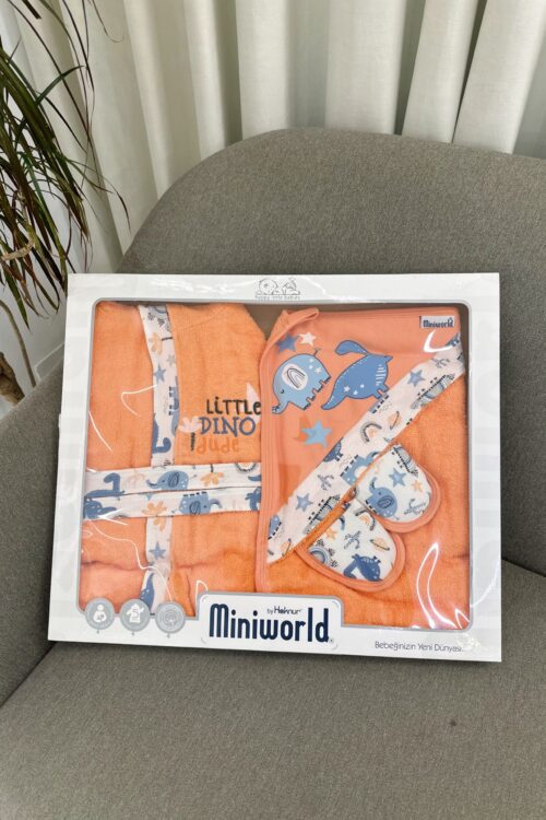 Set Banjoje Dinozauri “Little Dino Dude” për Fëmijë  * Komplet Portokalli 5-në-1 me Robdeshan dhe Peshqir Dinozauri për Bebet  * Set Banjoje i Butë dhe Argëtues me Dinozaurë për Vogëlushët