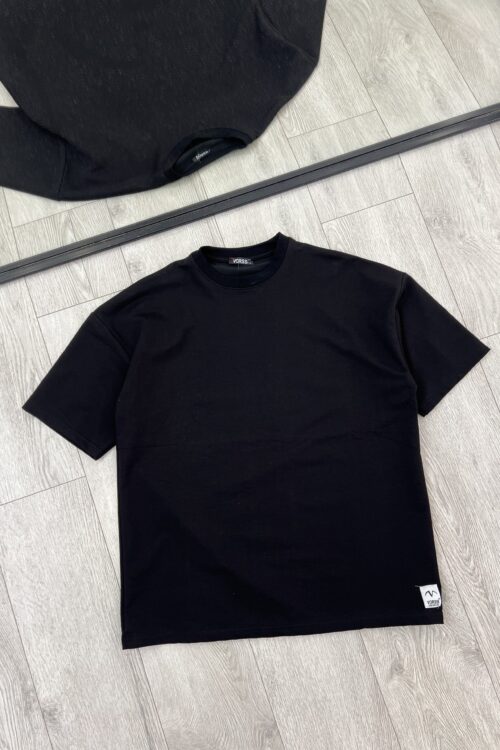 Bluze e Zezë Oversize e Thjeshtë