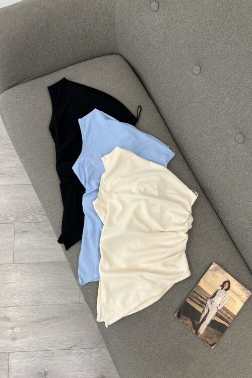 “Crop Top me Rripa: Stili Modern dhe Versatiliteti”