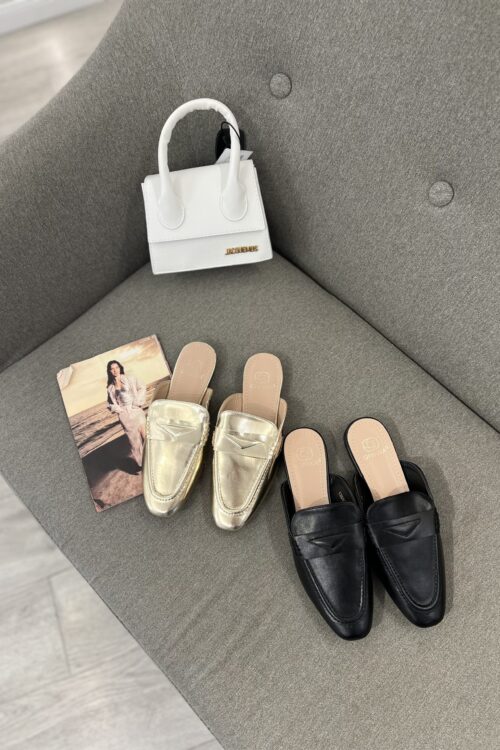 Papuçe Lëkure Shkëlqyese: Elegancë dhe Rehati