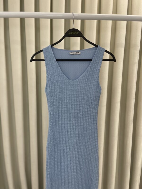 Fustan i Gjatë i Thjeshtë Blu me V-Neck - Figura 2