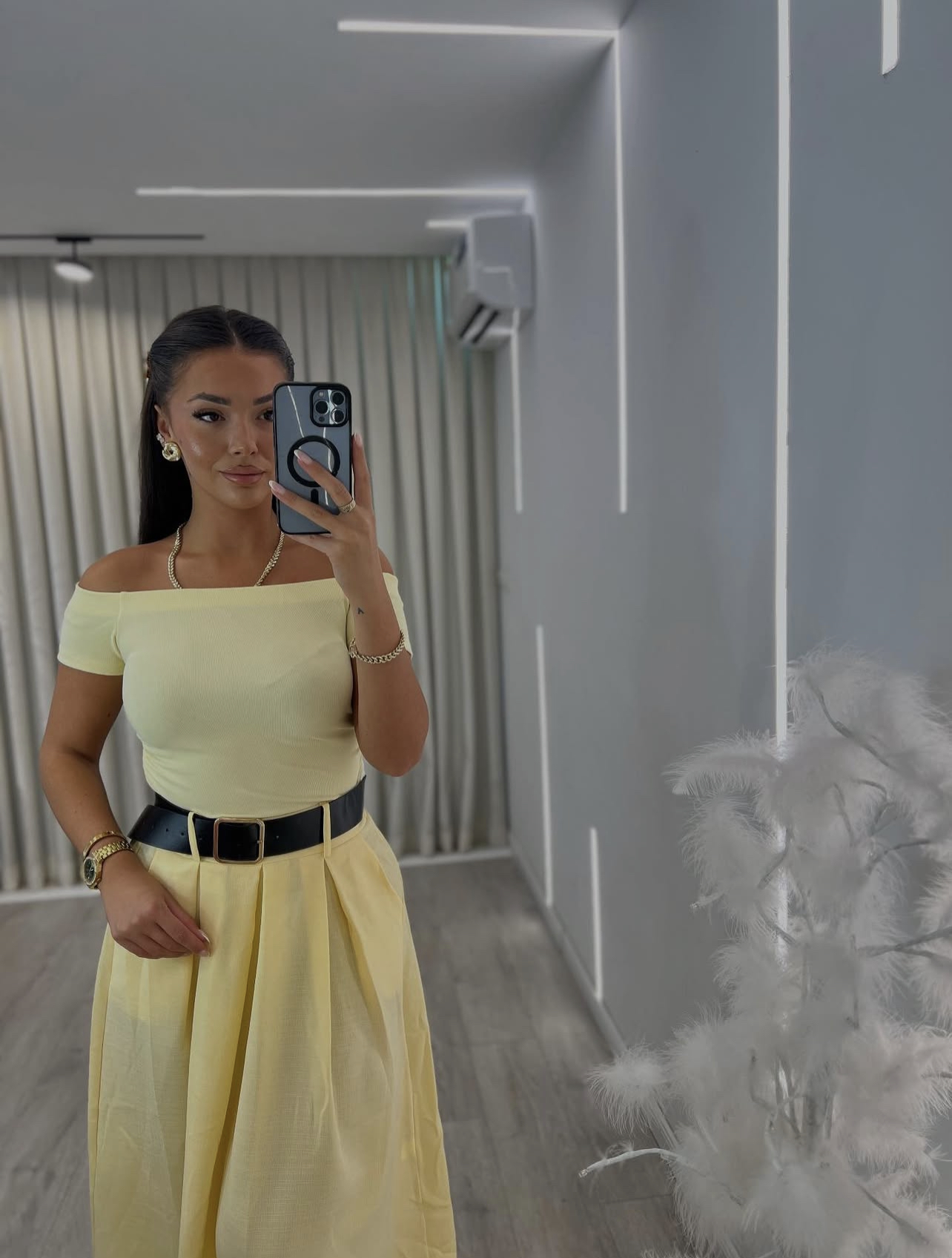 Maica “Off-Shoulder” në Verdhë Limoni