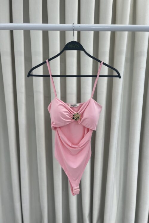 Body Rozë Pastel me Prerje në Mes dhe Detaj Shkëlqyes