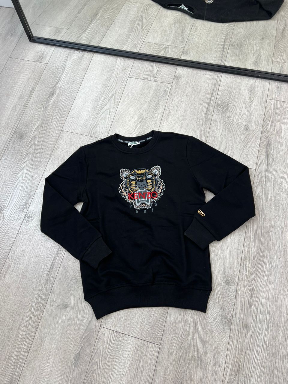 Duks i zi me printim tigri dhe logo Kenzo