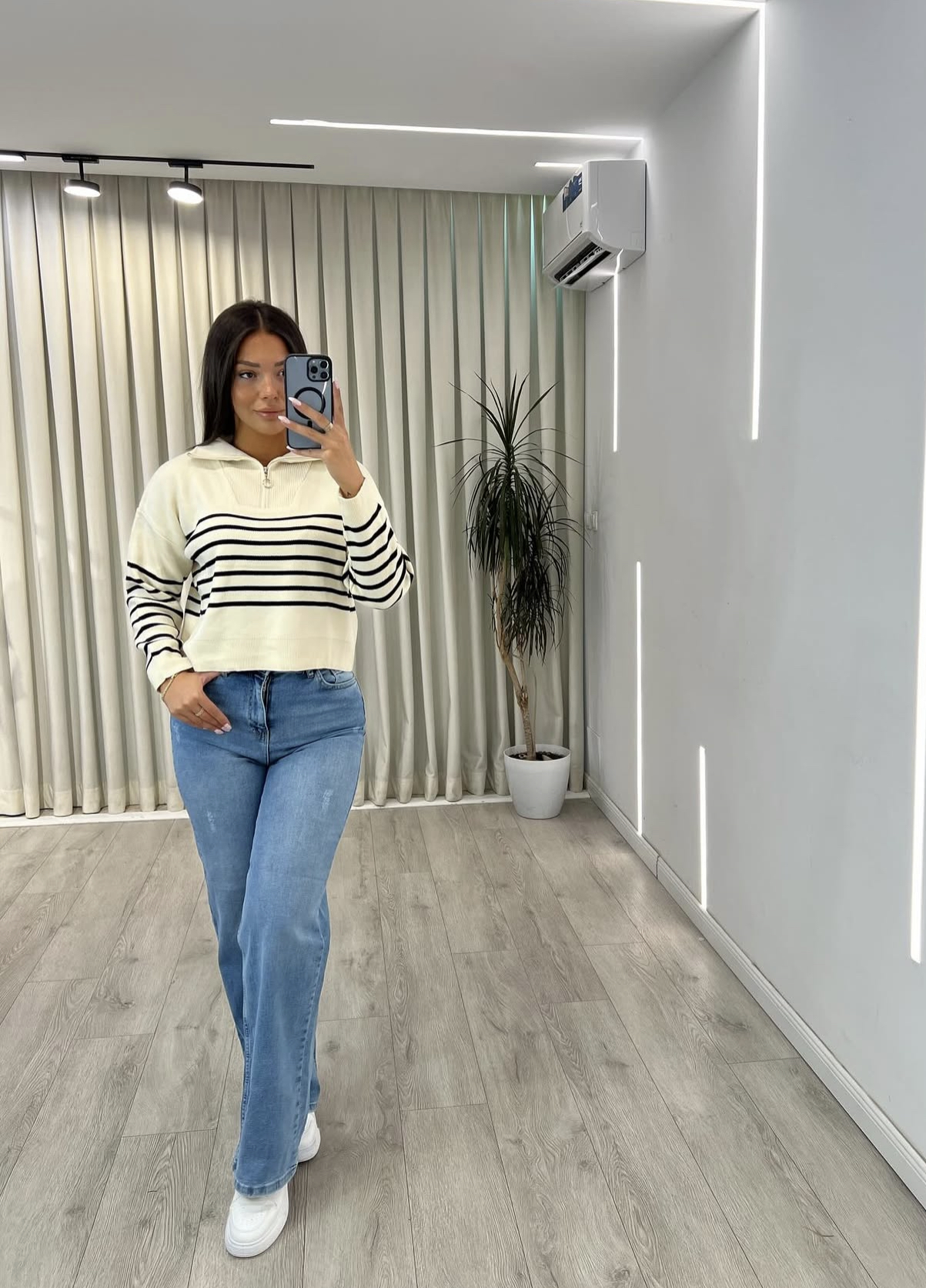 Farmerka ‘straight leg’ blu të çelët me bel të lartë