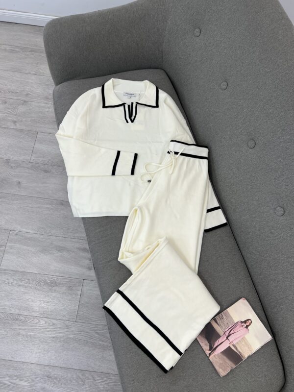 Set Minimalist dhe Klasik