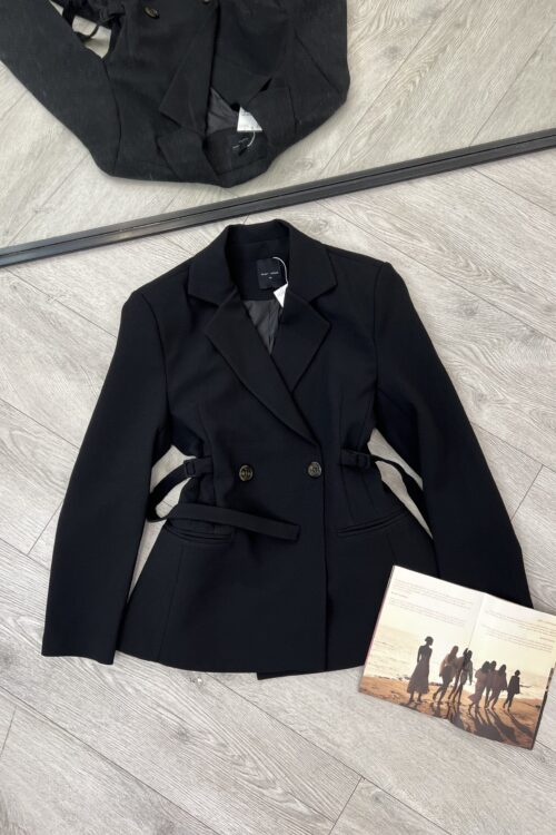 Xhaketë blazer e zezë