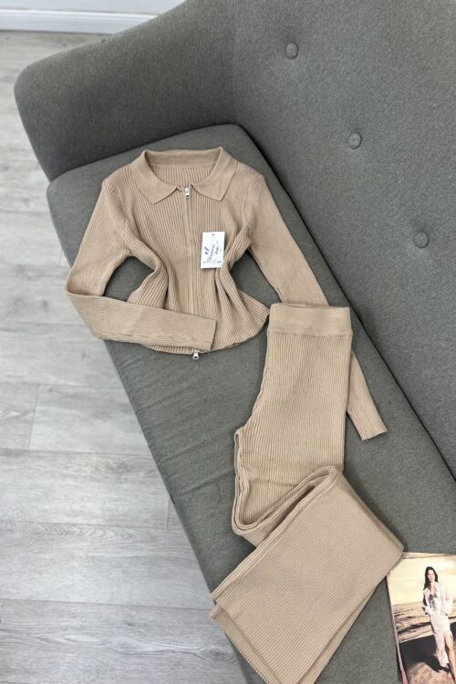 Set Triko Rib me Zinxhir – Stili Athleisure në Ngjyrë Nude/Bezhë