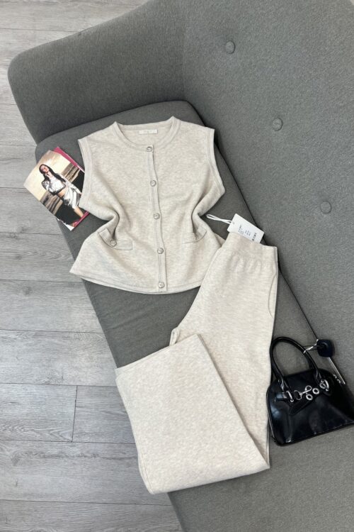Set Komod Inxhi/Ngjyrë Kremi – Jelek Triko dhe Pantallona Të Gjëra