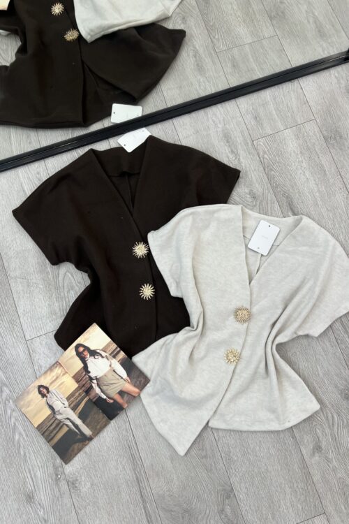 Bluza elegante të thurura me kopsa dekorative