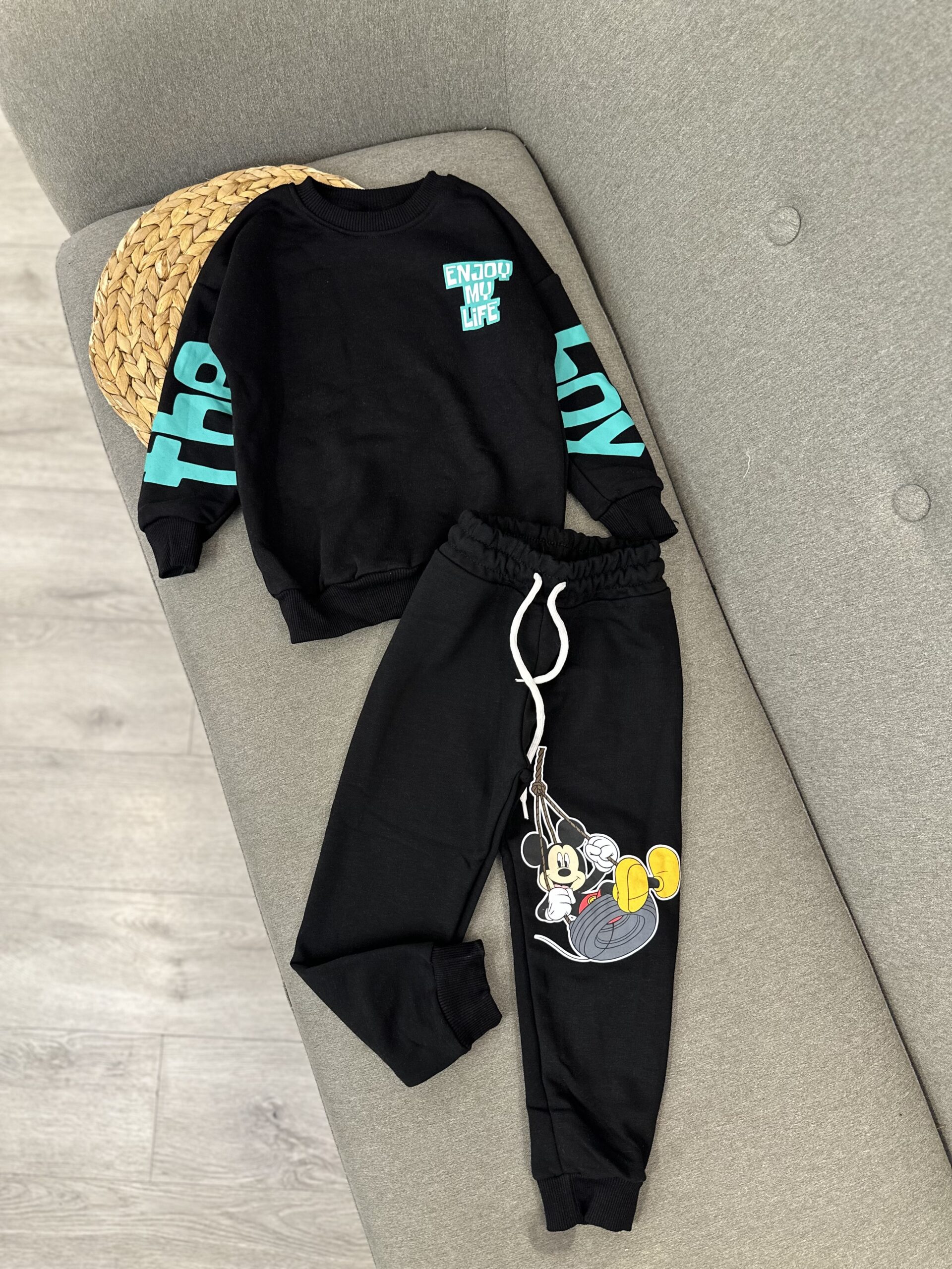 Komplet sportiv Mickey Mouse – Stili urban takon rehatinë!