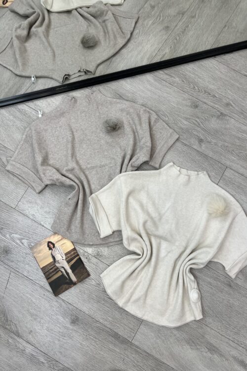 Bluza me mëngë të shkurtra dhe detaje me pupla