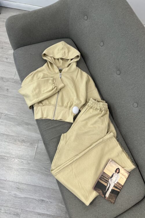 Komplet Sportiv (Crop Top Xhup dhe Pantallona)