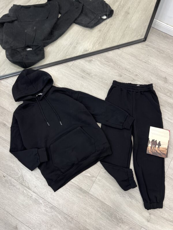 Komplet sportiv me hoodie dhe pantallona, i zi