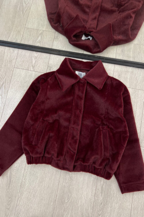 Xhaketë pelushi/leshi  vishnje  – stili chic dhe i ngrohtë!