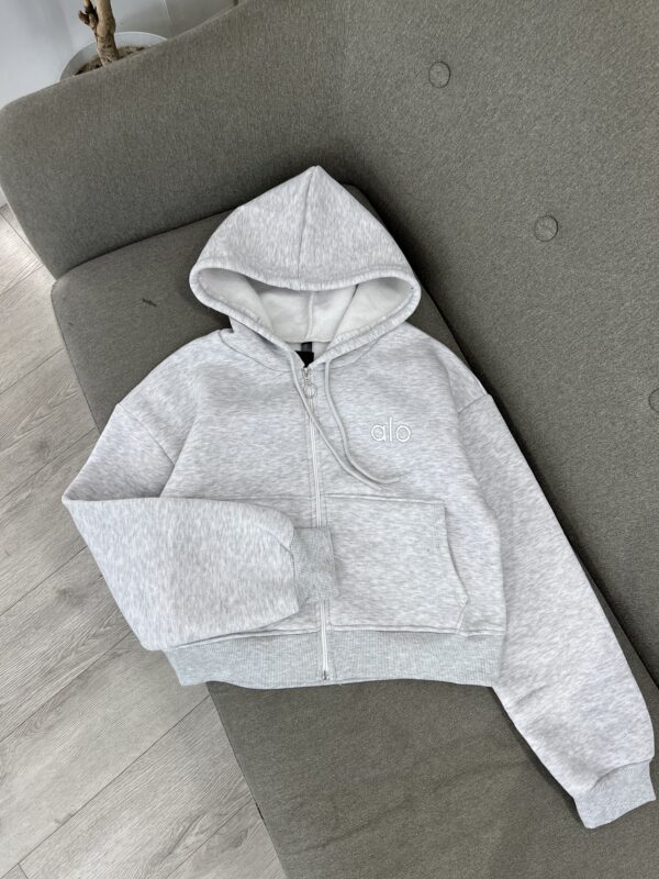 Hoodie Alo Yoga E Shkurtër, Gri Melanzh – E Rehatshme Dhe Ikonike!