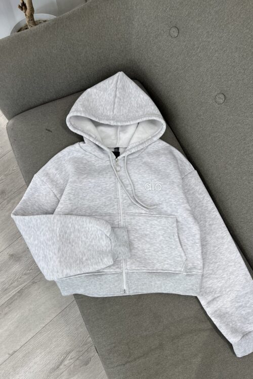 Hoodie Alo Yoga E Shkurtër, Gri Melanzh – E Rehatshme Dhe Ikonike!