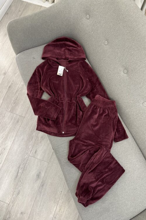 Tuta sportive vishnje