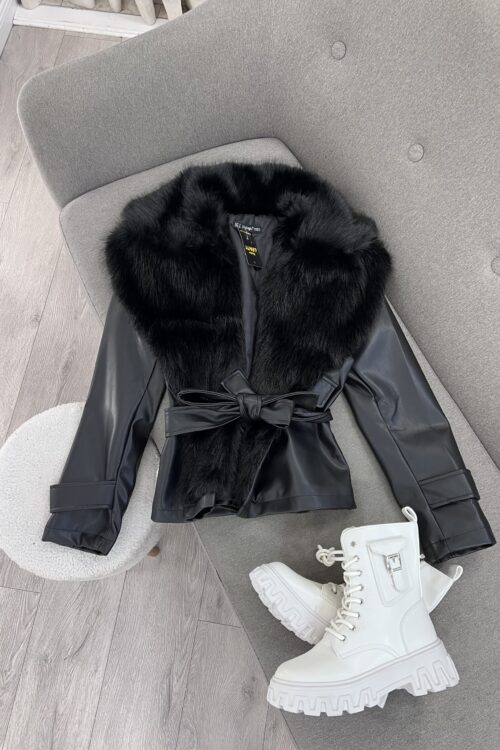 Xhakete lekure e zeze