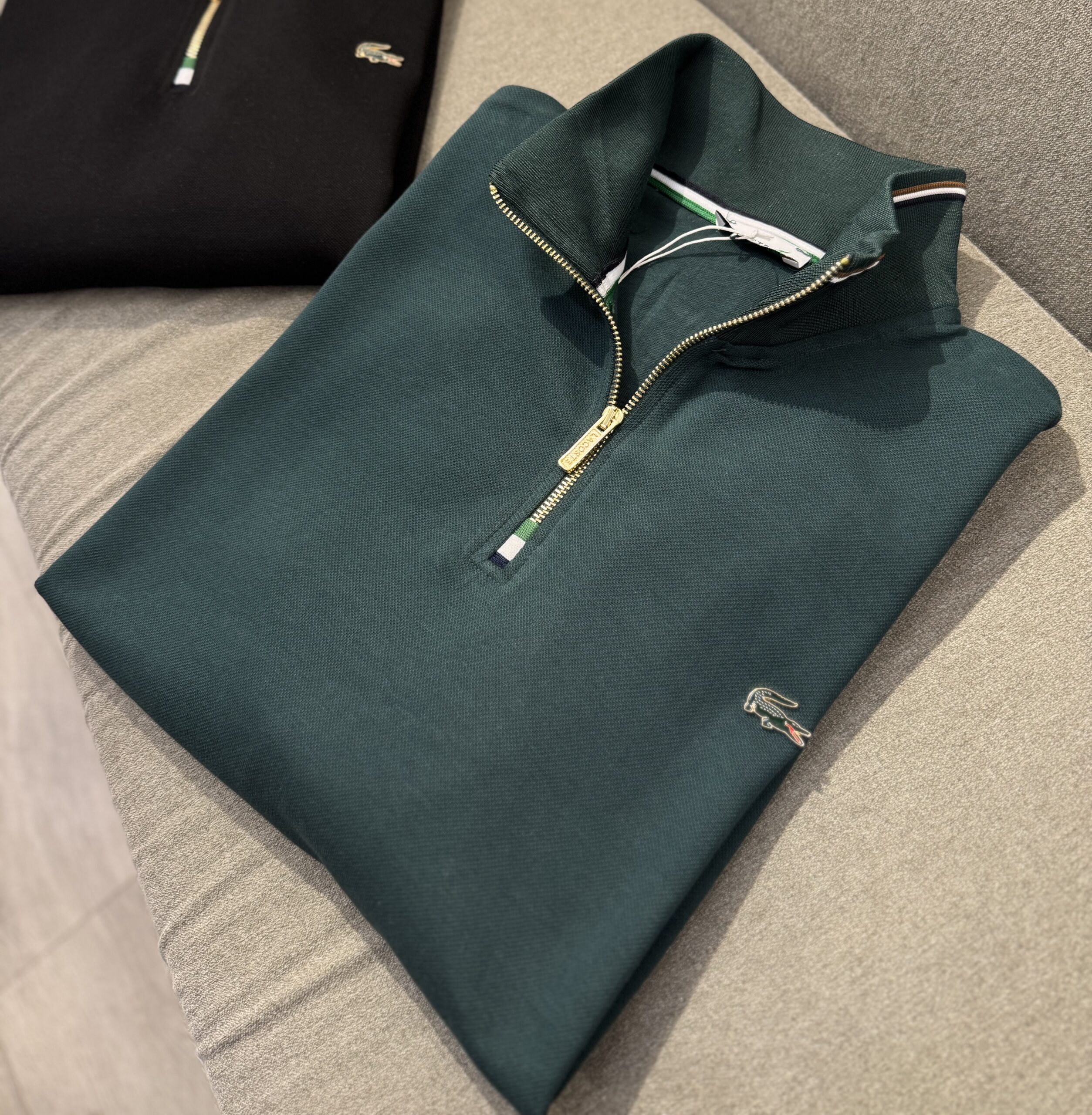 Lacoste Quarter-Zip/Bluzë Premium me Pëlhurë Pique, Ngjyrë Jeshile E Errët (Forest Green) dhe Zinxhir Ari - 2XL - Jeshile