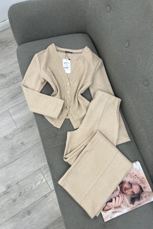 Komplet Elegant Dy-Pjesësh – Bluzë me Kopsa & Pantallona – L – Bezhe